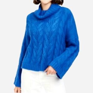 🌸New🌸 Sun + Moon Blue Long Sleeve Swater S NWT